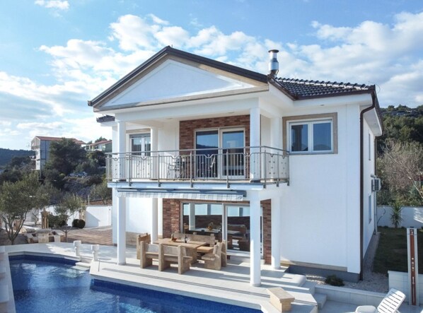 Unclassified image, 1 of 19, button - Guest House Matana Pomena National Park (Mljet)