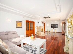 Apartment (Budget Twin Room- Trekking) | Living room - Guest House Matana Pomena National Park (Mljet)
