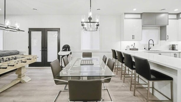Dining - Five-Star Comfort in a luxury Home (Brampton)