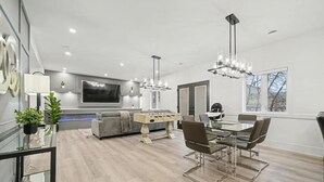 Dining - Five-Star Comfort in a luxury Home (Brampton)