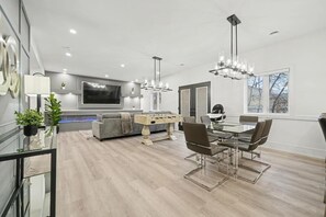 Dining - Five-Star Comfort in a luxury Home (Brampton)