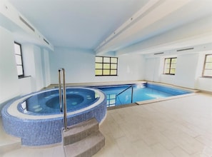 Pool - Jurjevec Castle (Lekenik)