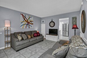 Unclassified image, 3 of 27, button - 2BR Near Downtown | Walk to Hospital (Columbia)