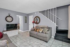 Unclassified image, 5 of 27, button - 2BR Near Downtown | Walk to Hospital (Columbia)