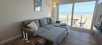 Beachfront Studio w/Balcony & Family Amenities