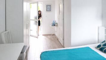 Economy Room | Desk, iron/ironing board, free WiFi