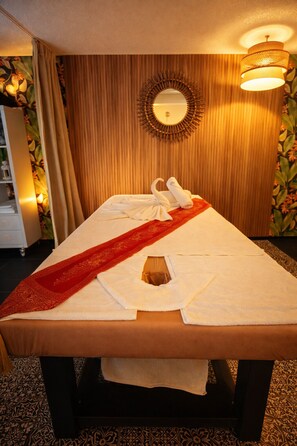 Massage tại phòng