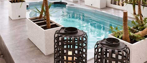 Seasonal outdoor pool