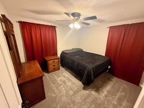 Unclassified image, 4 of 12, button - Discover comfort & convenience w spacious 3bed/2bath home located just off I-70 (Goodland)