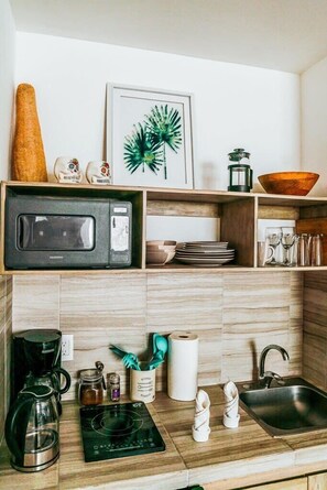 Fridge, microwave, stovetop, coffee/tea maker - Stunning studio apartment in the heart of Playa del Carmen (Playa del Carmen)