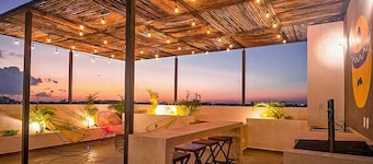Trendy Studio - Pool, Rooftop & Near Beach