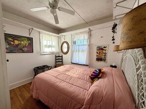 2 bedrooms, iron/ironing board, internet, bed sheets