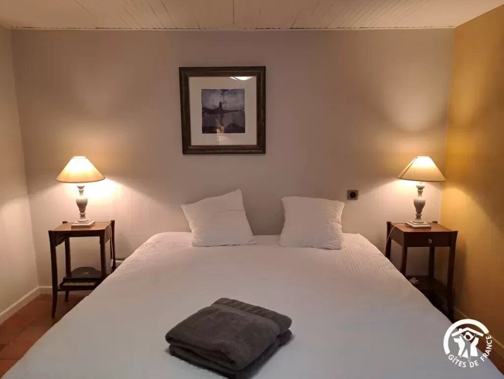 5 bedrooms, iron/ironing board, WiFi
