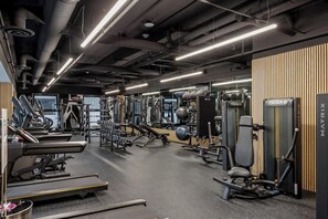 Fitness facility - Gym, Sauna, Walk Everywhere, 90 min Banff, AC (Calgary)