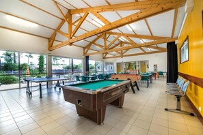 Games room - ZEcamping 3* 1km plage piscine couverte locatif 5 pers (Saint-Jean-de-Monts)