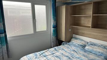 Chalet, 2 Bedrooms, Smoking, Patio | 2 bedrooms