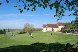 Golf - ZEcamping 3* piscine pet friendly locatif TV BBQ 30m2 5 pers (Saint-Martin-du-Vieux-Bellême)
