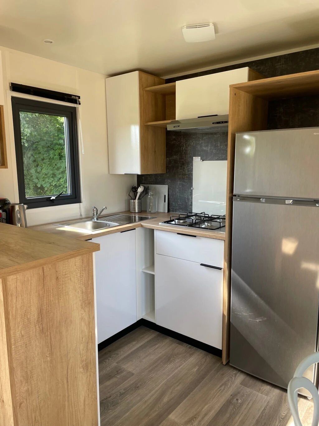 Fridge, microwave, stovetop, toaster