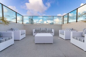 Basic Apartment | Terrace/patio - Allure #1705 - Studio in Boa Viagem by Carpediem (Recife)