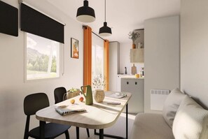 Dining - ZEcamping 4* 3km plage piscine chauffée locatif TV clim 18m2 (Canet-en-Roussillon)