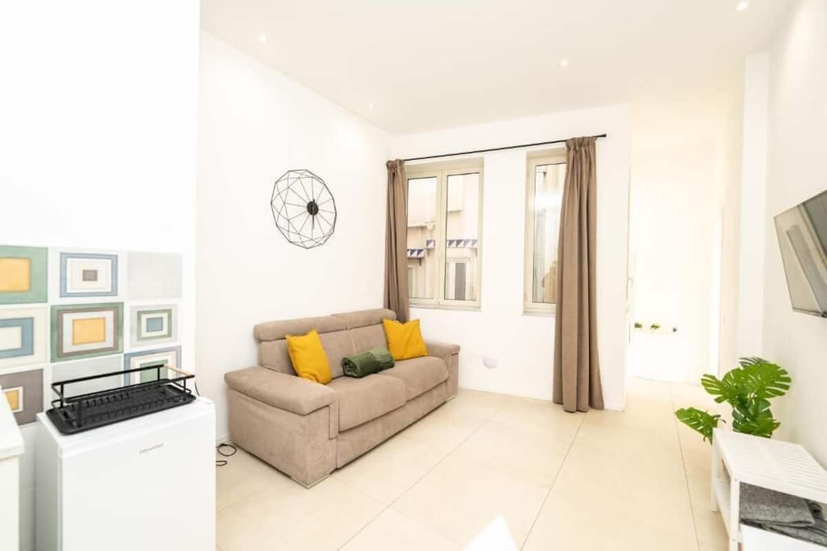 Apartemen Standar, balkon