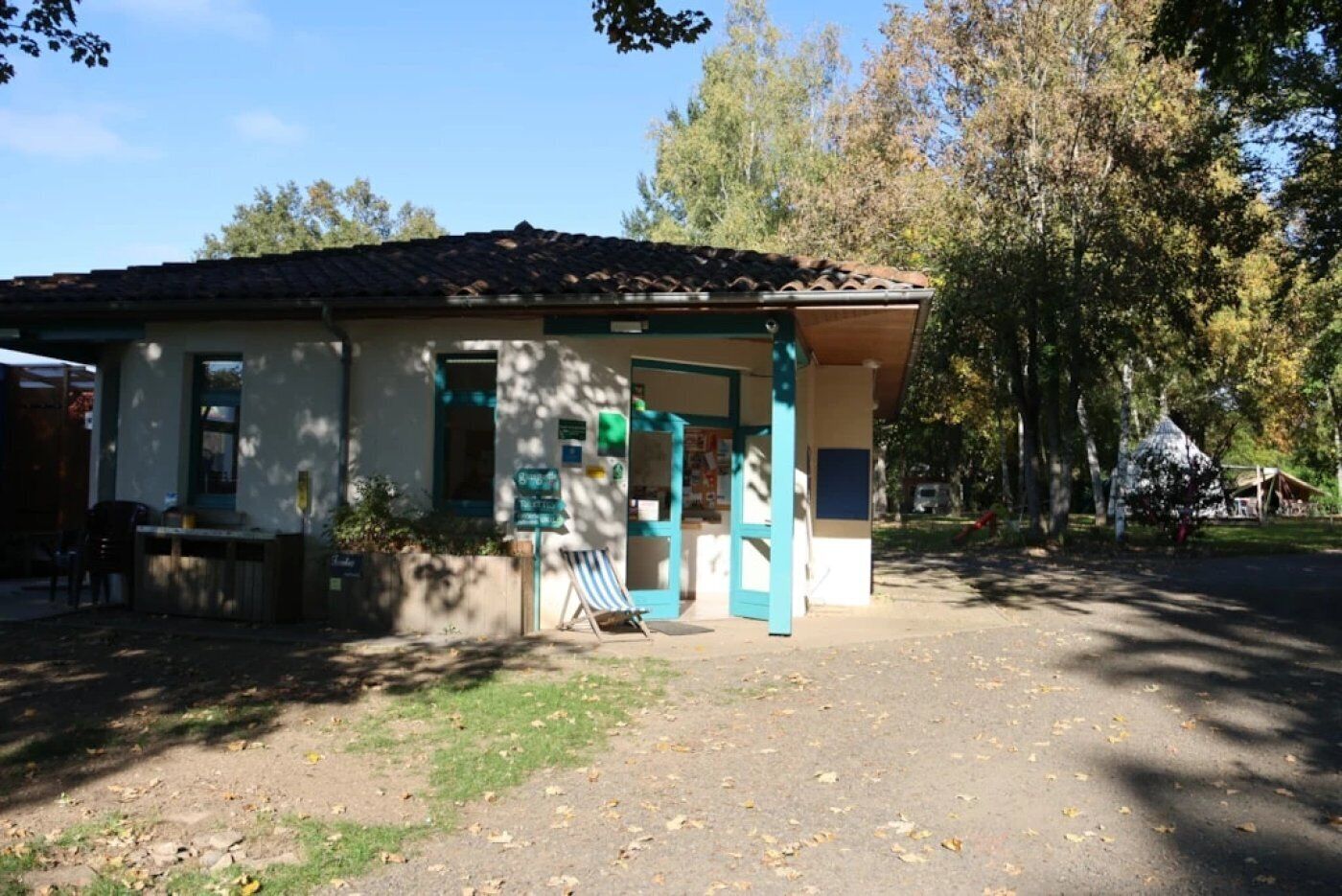 المنشأة من الخارج