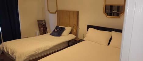 3 bedrooms, iron/ironing board, WiFi, bed sheets
