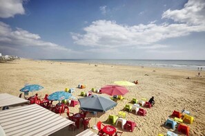 Beach - ZEcamping 4* familial espace aquatique pet friendly locatif TV LV clim (Soullans)
