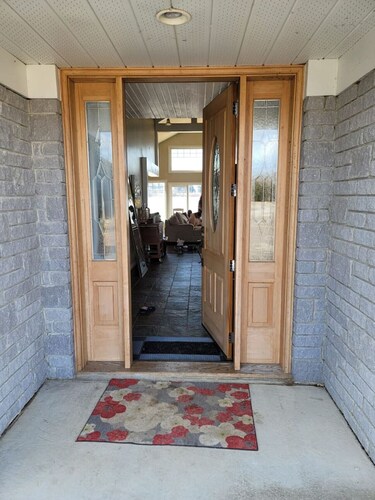 Winter Wonderland Cottage | Private Lakefront Stay