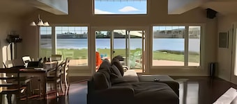 Winter Wonderland Cottage | Private Lakefront Stay