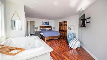 Desk, iron/ironing board, WiFi, bed sheets
