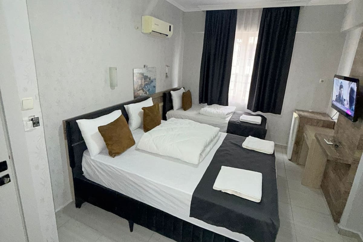 Phòng dành cho gia đình | Bộ trải giường bằng vải Frette của Ý, bộ đồ giường cao cấp 