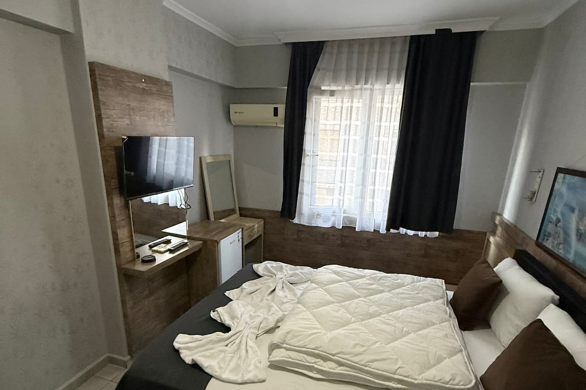 Phòng đôi Grand | Bộ trải giường bằng vải Frette của Ý, bộ đồ giường cao cấp 