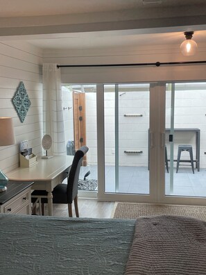 2 bedrooms, iron/ironing board, WiFi, bed sheets - Private Luxury Villa SiestaKey-Beach Access Heated Pool-Bay Pier-Walk to Village (Siesta Key)