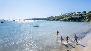 Beach - ZEcamping 3* 200m plage locatif vue mer TV LV clim 20m2 2 pers (Hyères)
