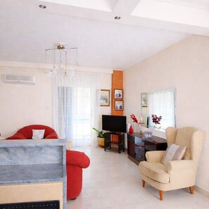 Unclassified image, 2 of 19, button - Serene Apartment in Neo Herakleio, Athens (Iraklio)