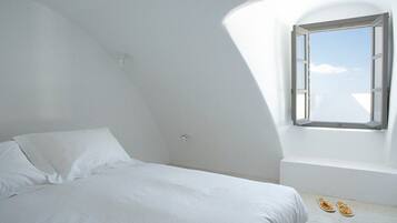 8 bedrooms, in-room safe, iron/ironing board, travel crib