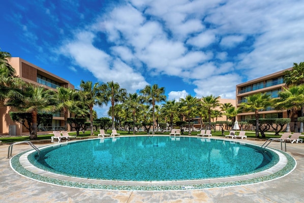 7 outdoor pools - Salgados Resort Beach & Nature Escape (Albufeira)
