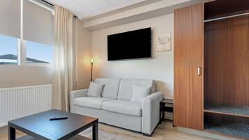 Comfort Double or Twin Room | Soundproofing, free cots/infant beds, free WiFi, bed sheets