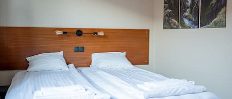Free cribs/infant beds, free WiFi, bed sheets