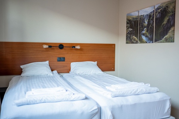 Free cribs/infant beds, free WiFi, bed sheets