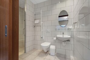 Economy Double or Twin Room, Non Smoking | Bathroom