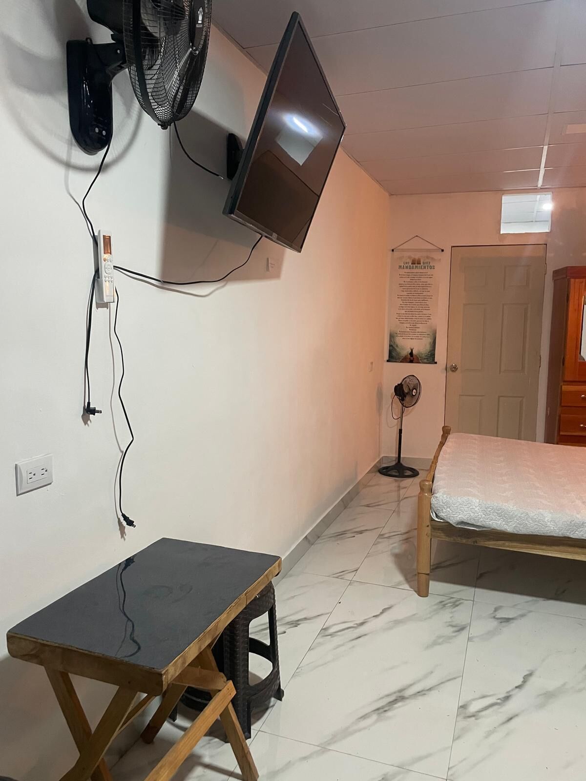 1 slaapkamer, een strijkplank/strijkijzer, wifi