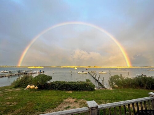 Waterfront Westport Retreat Dock-Outdoor Shower- 5BR + Bonus Loft- Near Beaches