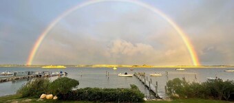 Waterfront Westport Retreat Dock-Outdoor Shower- 5BR + Bonus Loft- Near Beaches