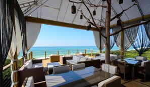 Outdoor dining - Aqua: Live Under The Sea! With Direct Beach Access! (Alys Beach)