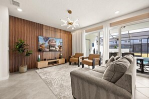 TV - 5 BD/ 4.5 BA/ Windsor Cay  (16065 BW) (Clermont)