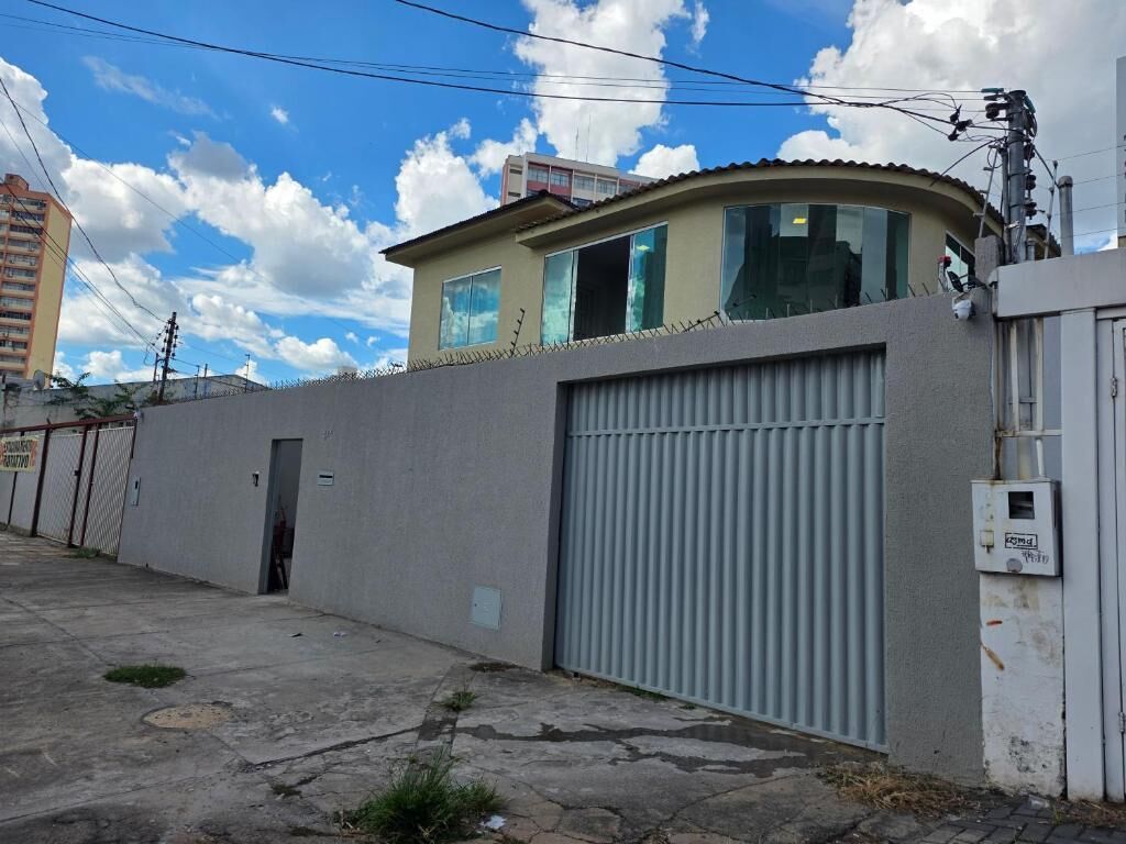 Camera tripla | Esterni