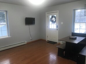 Interior - Charming 1 bedroom apartment with AC in quaint Roscoe (Roscoe)