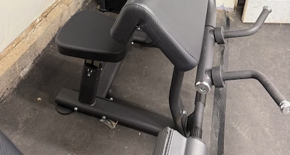 Charming 1 bedroom apartment with AC in quaint Roscoe